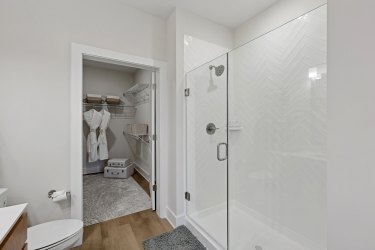 monument at pooler model reshoot 2