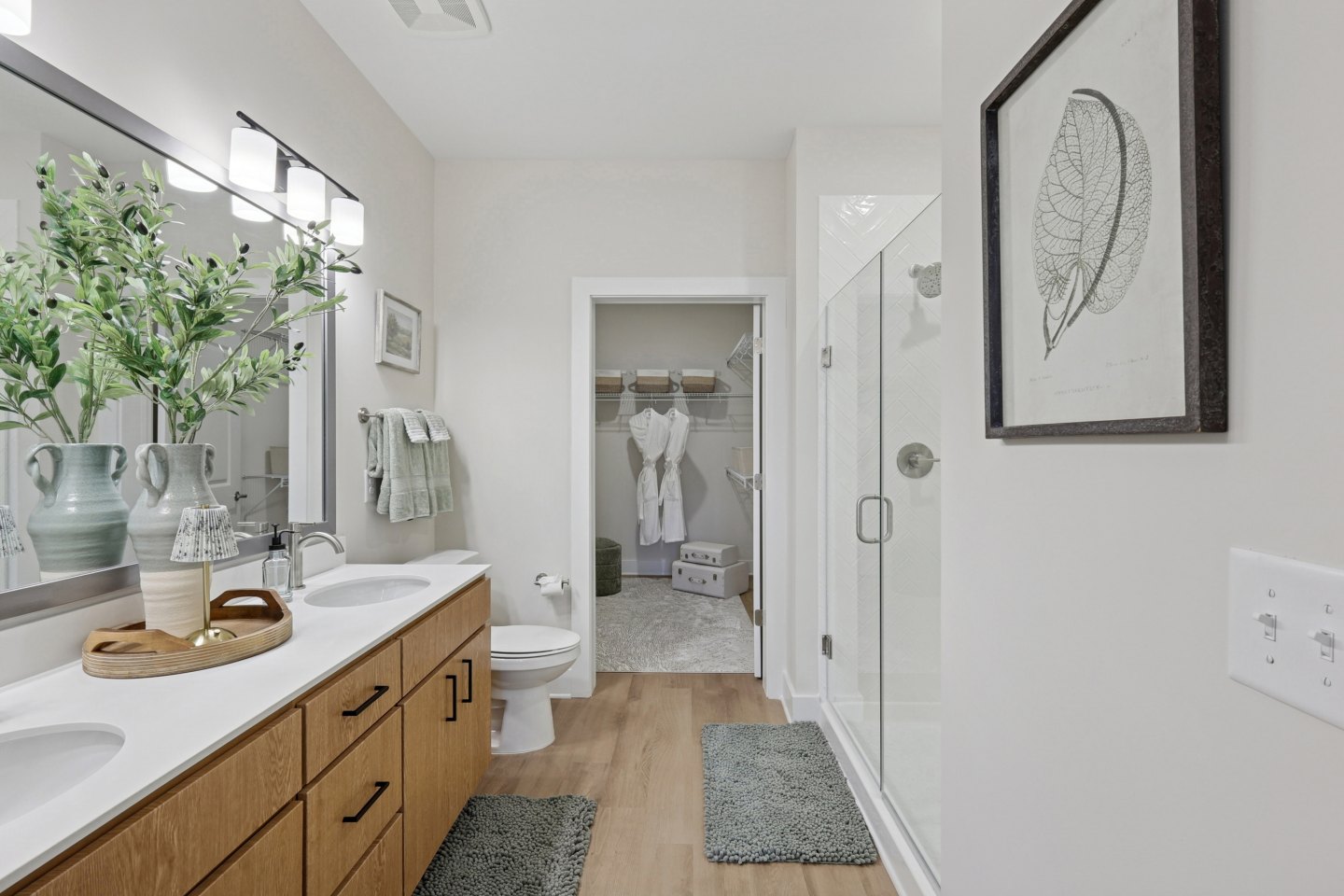 monument at pooler model reshoot 3