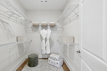 monument at pooler model reshoot 4